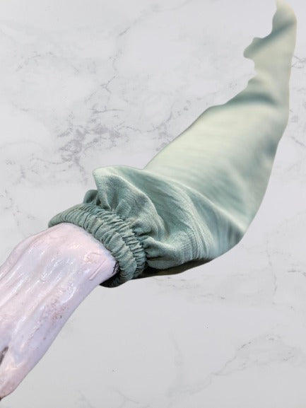 Chic Button-Front Band Abaya – Effortless Elegance